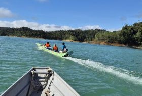 Borneo boottocht naar Iban longhouse